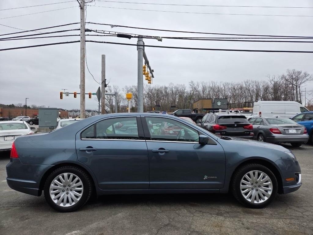 Ford Fusion Hybrid Sedan 2012
