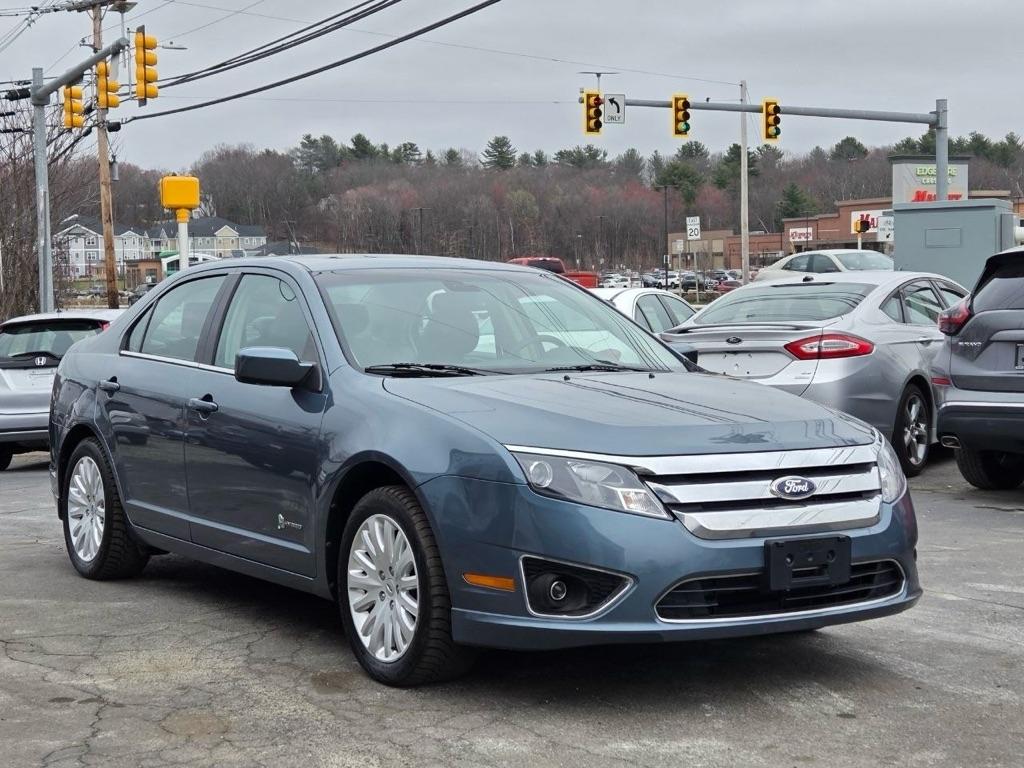 Ford Fusion Hybrid Sedan 2012