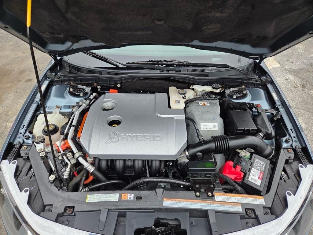 Ford Fusion Hybrid Sedan 2012