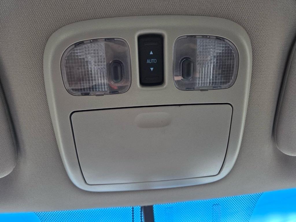 Ford Fusion Hybrid Sedan 2012