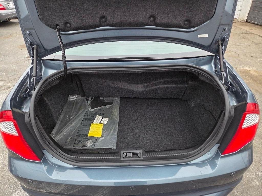 Ford Fusion Hybrid Sedan 2012