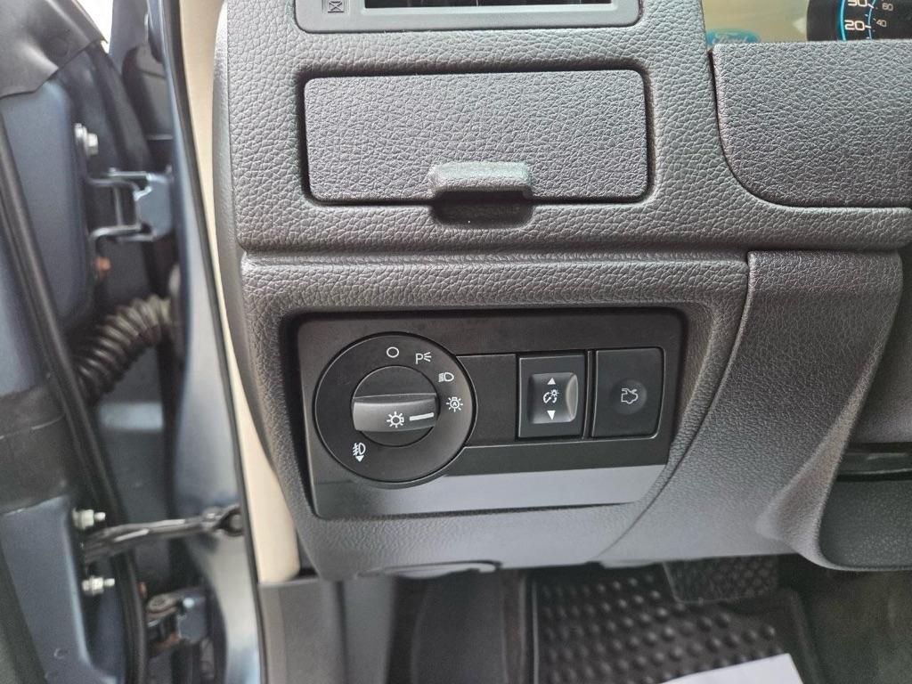 Ford Fusion Hybrid Sedan 2012