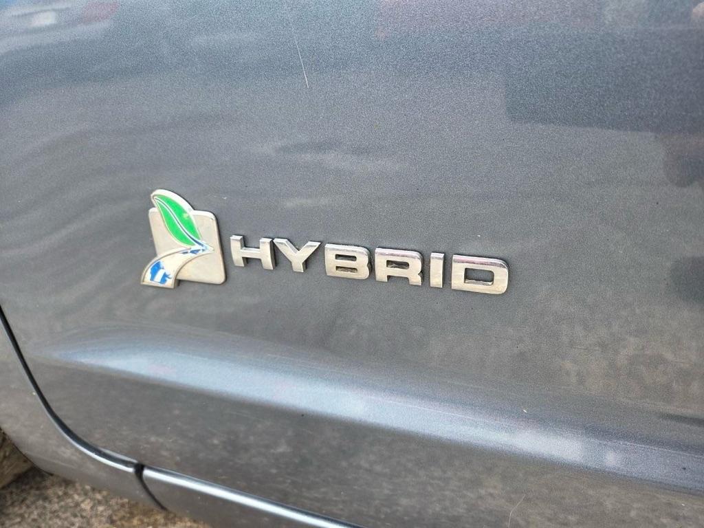 Ford Fusion Hybrid Sedan 2012