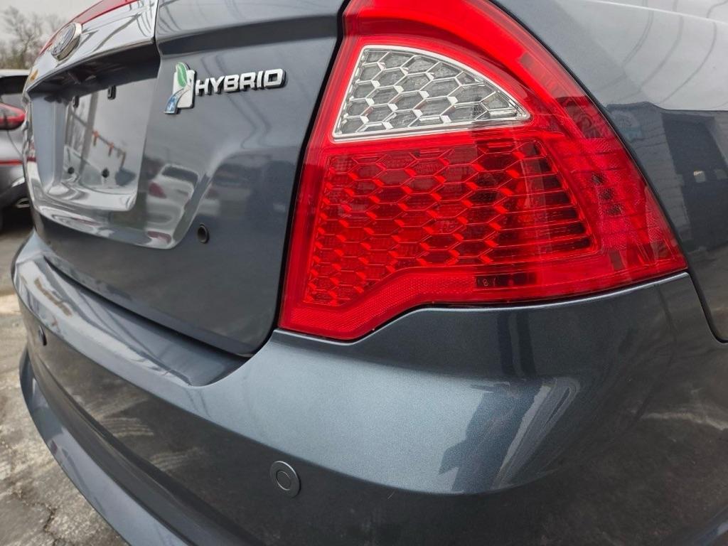 Ford Fusion Hybrid Sedan 2012
