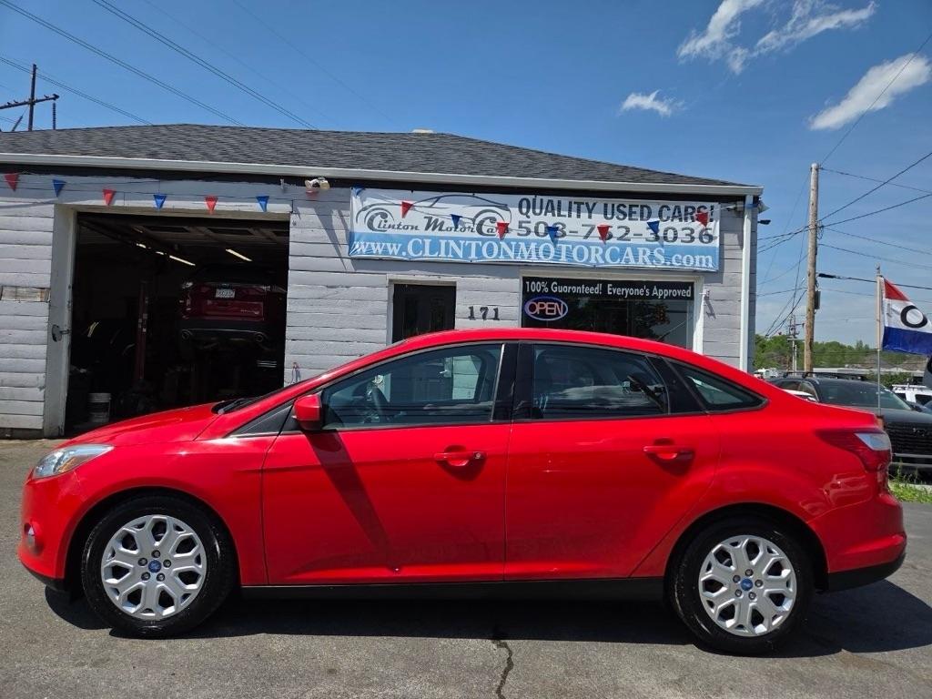 Ford Focus SE Sedan 2012