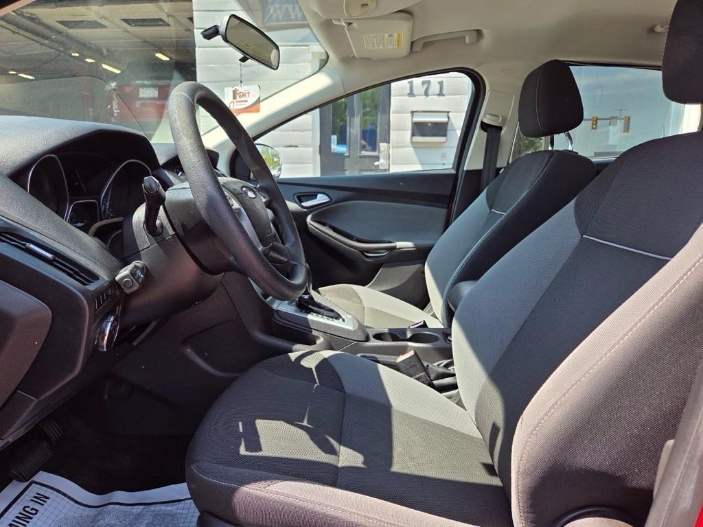 Ford Focus SE Sedan 2012