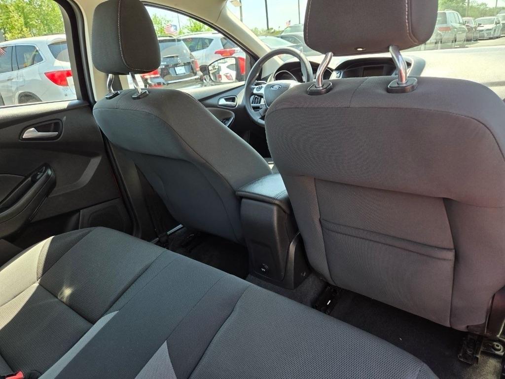 Ford Focus SE Sedan 2012