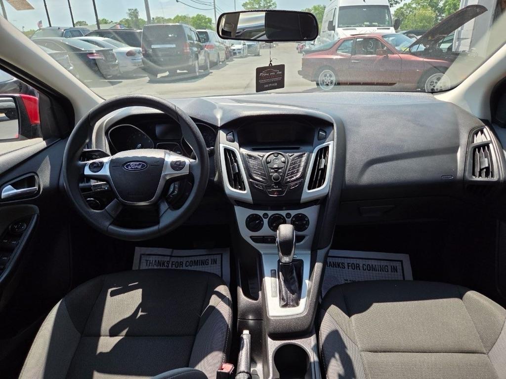 Ford Focus SE Sedan 2012