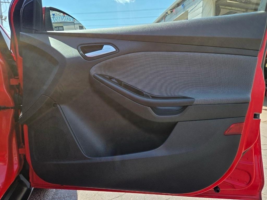 Ford Focus SE Sedan 2012