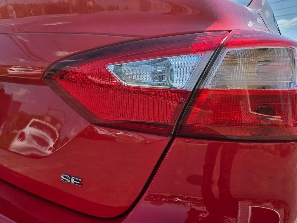 Ford Focus SE Sedan 2012