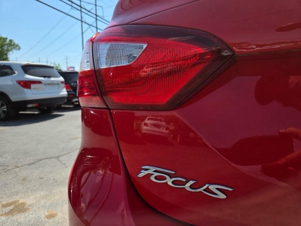 Ford Focus SE Sedan 2012