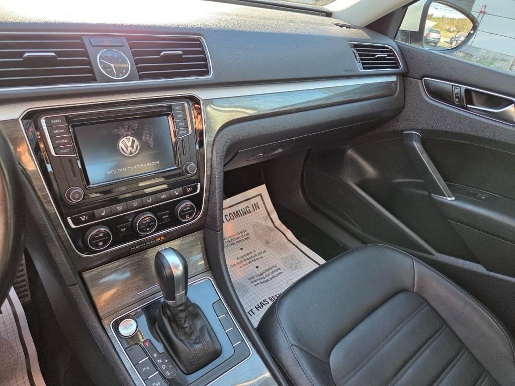 Volkswagen Passat SEL Premium 6A 2017
