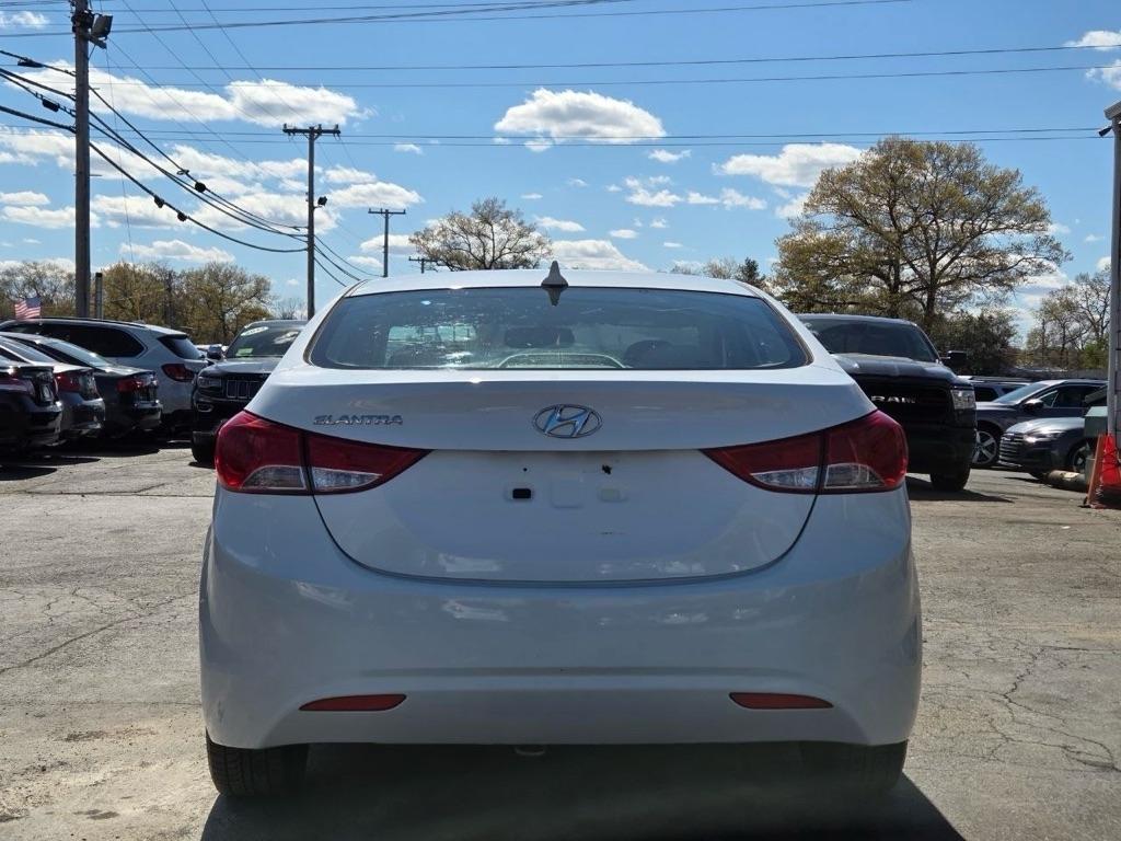 Hyundai Elantra GLS M/T 2013