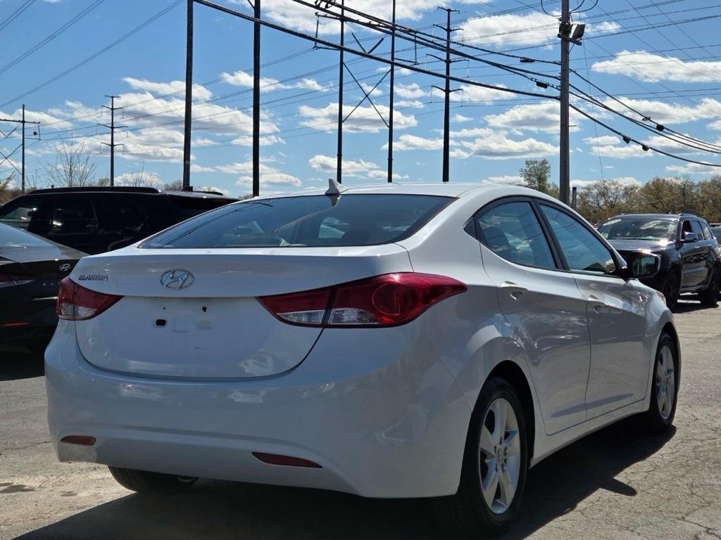 Hyundai Elantra GLS M/T 2013