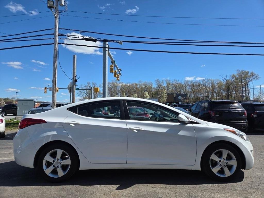 Hyundai Elantra GLS M/T 2013