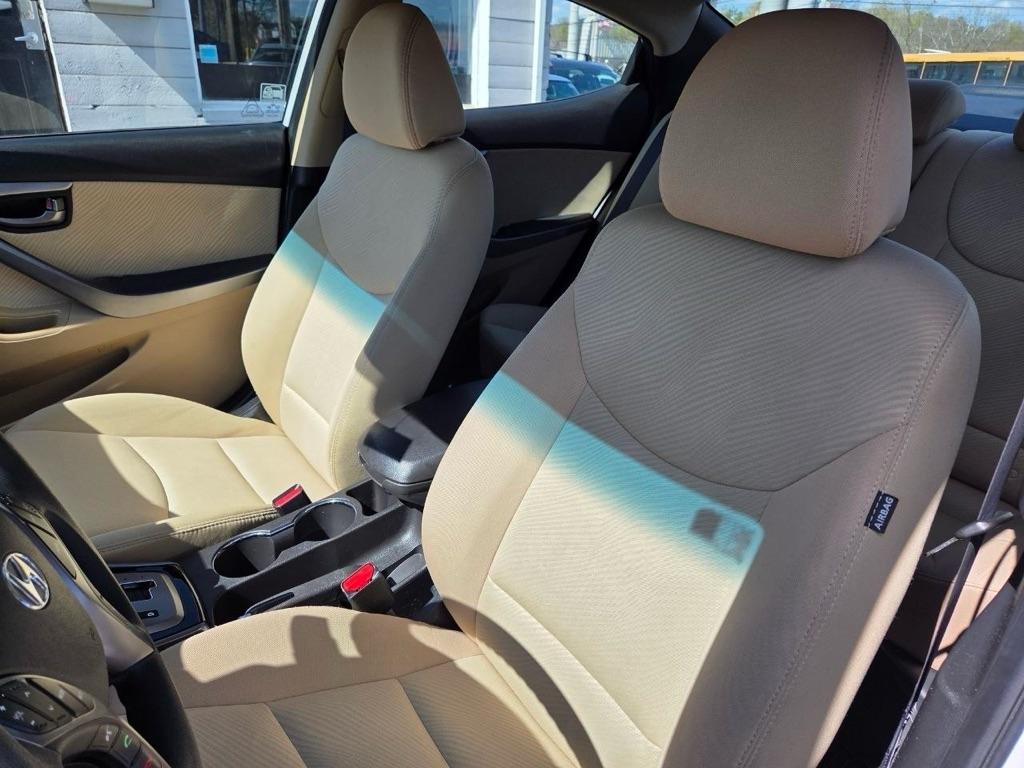 Hyundai Elantra GLS M/T 2013