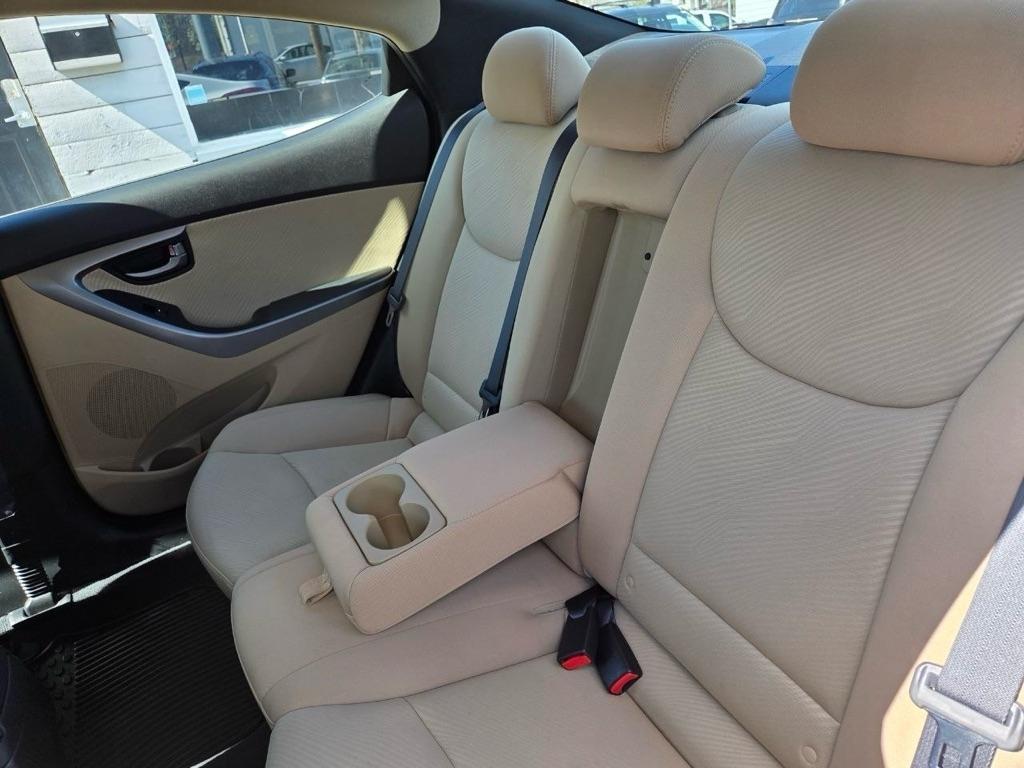 Hyundai Elantra GLS M/T 2013