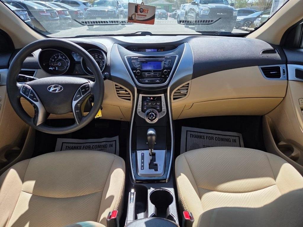 Hyundai Elantra GLS M/T 2013