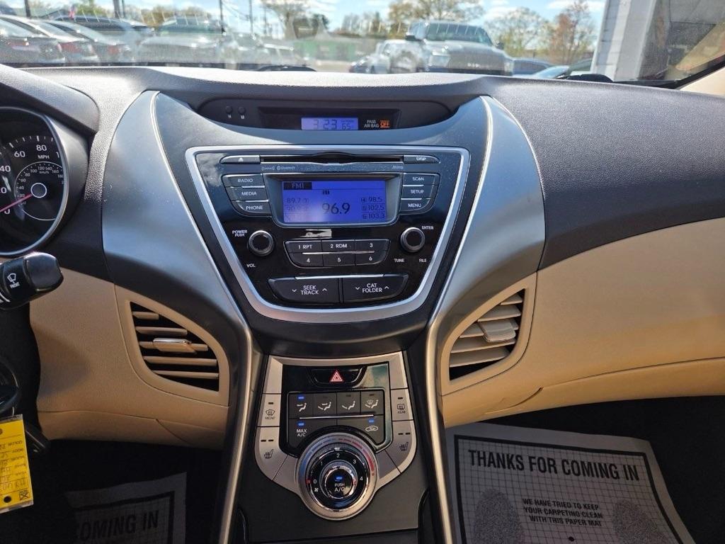 Hyundai Elantra GLS M/T 2013