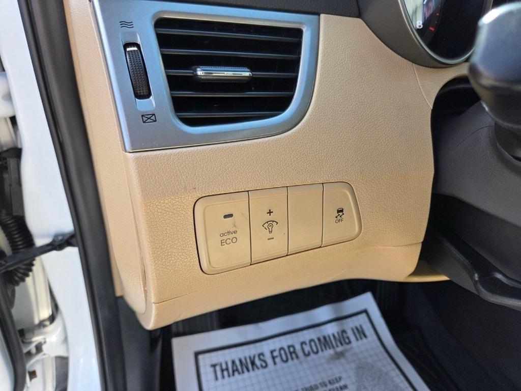 Hyundai Elantra GLS M/T 2013