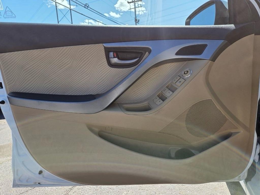 Hyundai Elantra GLS M/T 2013