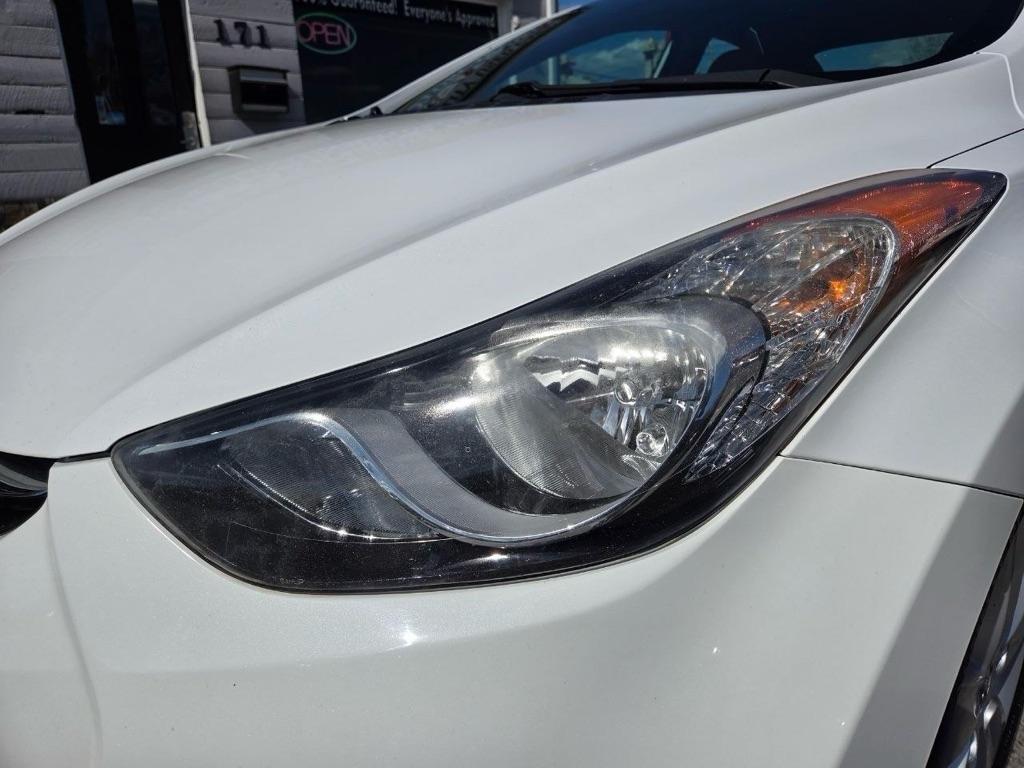 Hyundai Elantra GLS M/T 2013