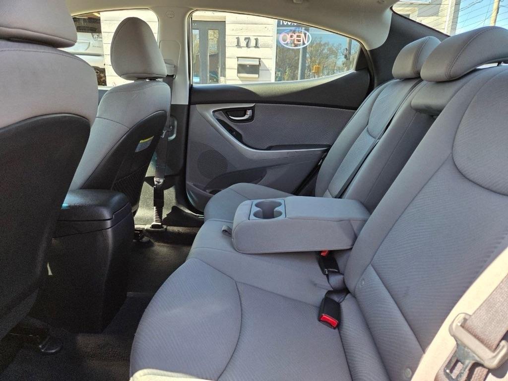 Hyundai Elantra GLS A/T 2011