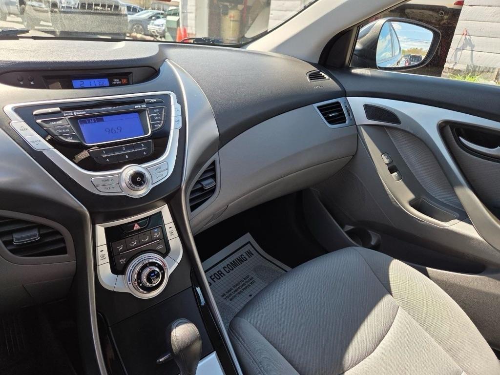 Hyundai Elantra GLS A/T 2011