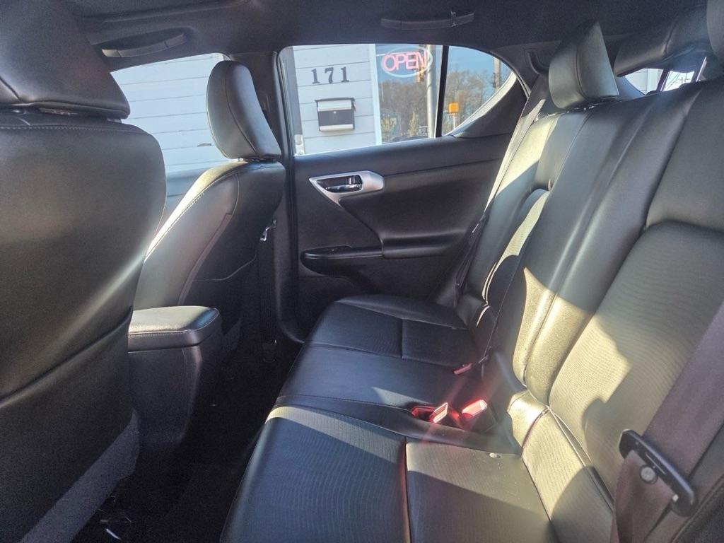 Lexus CT 200h F SPORT 2013