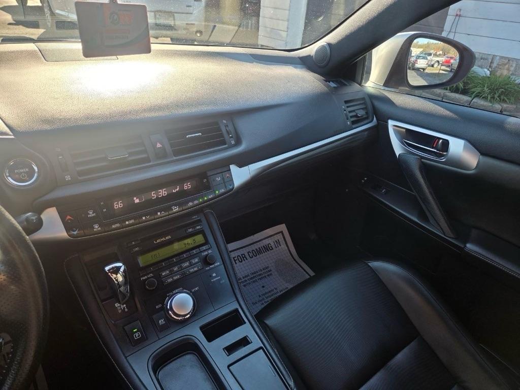 Lexus CT 200h F SPORT 2013