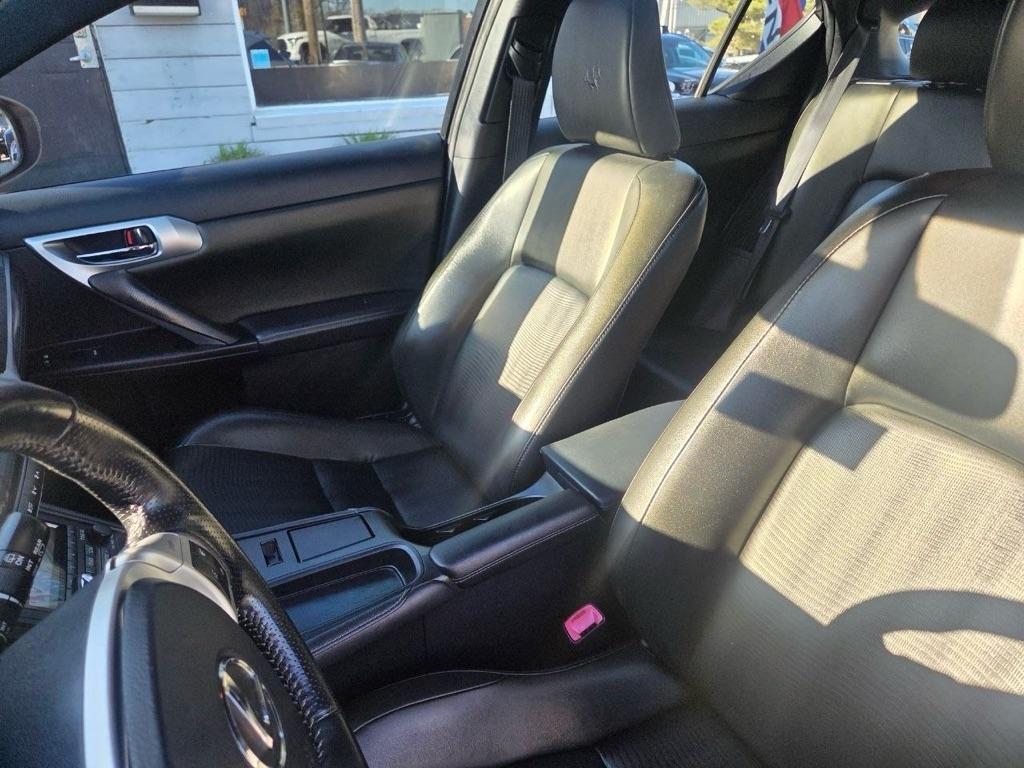 Lexus CT 200h F SPORT 2013