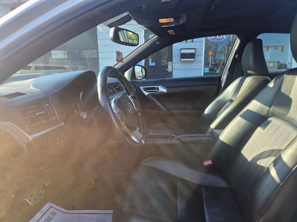 Lexus CT 200h F SPORT 2013