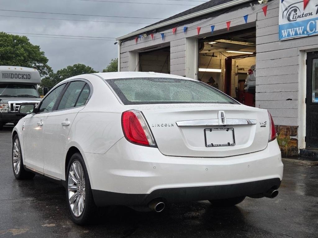 Lincoln MKS 3.5L with EcoBoost AWD 2010