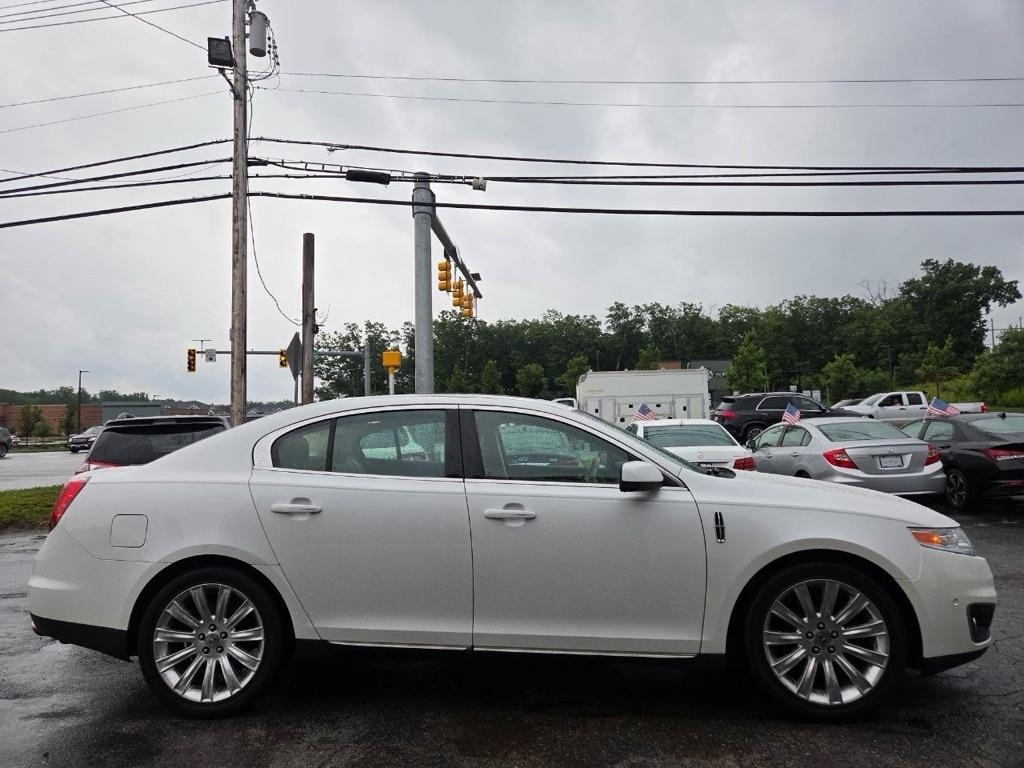Lincoln MKS 3.5L with EcoBoost AWD 2010