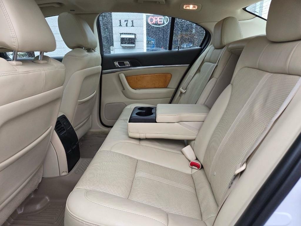Lincoln MKS 3.5L with EcoBoost AWD 2010