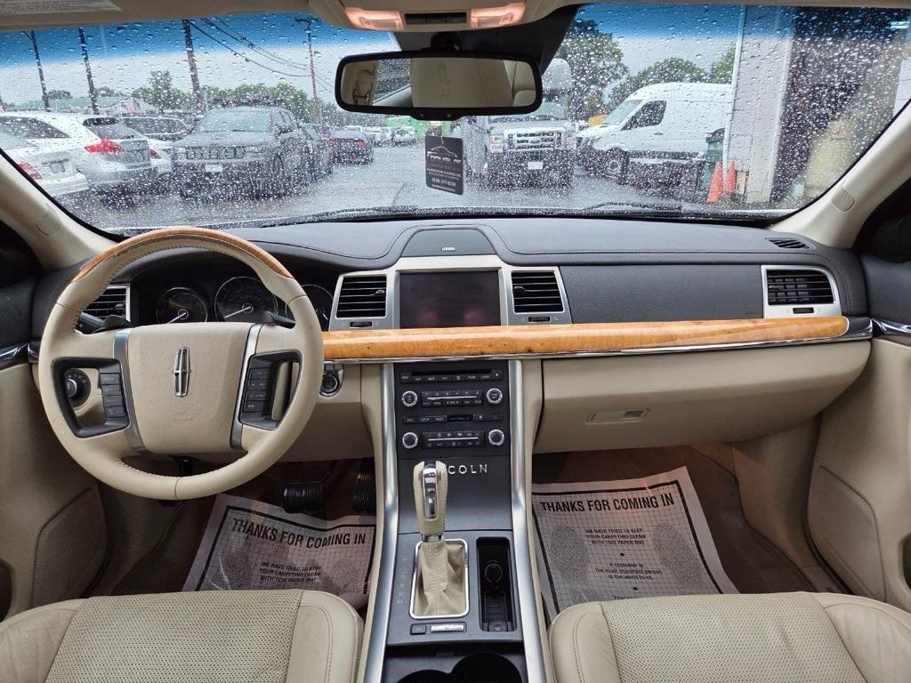 Lincoln MKS 3.5L with EcoBoost AWD 2010