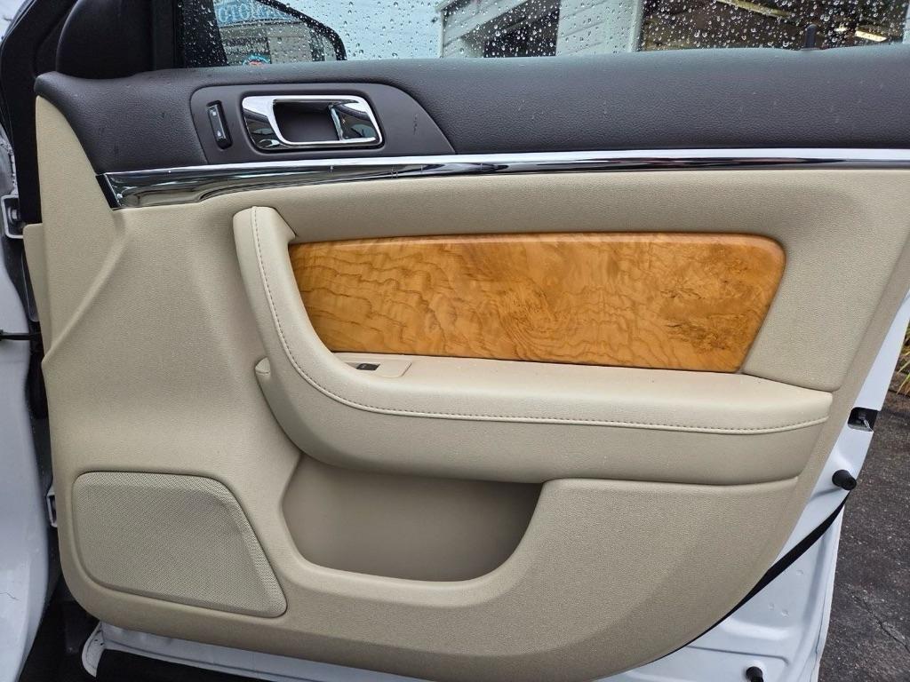 Lincoln MKS 3.5L with EcoBoost AWD 2010