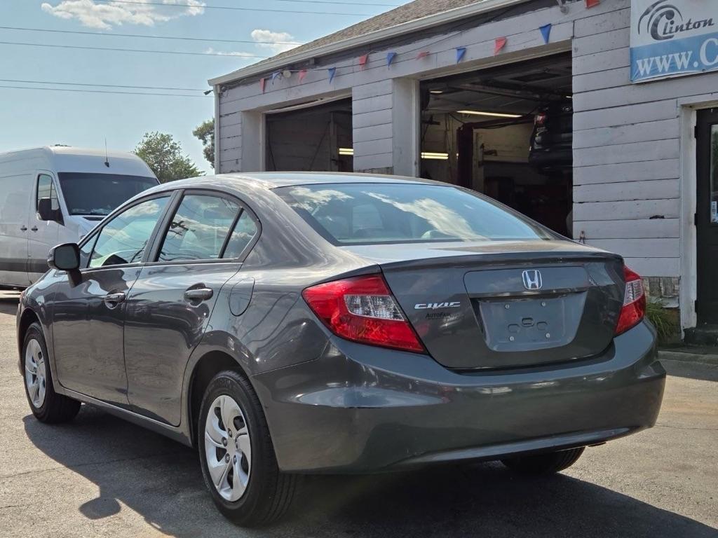 Honda Civic LX Sedan 5-Speed AT 2012