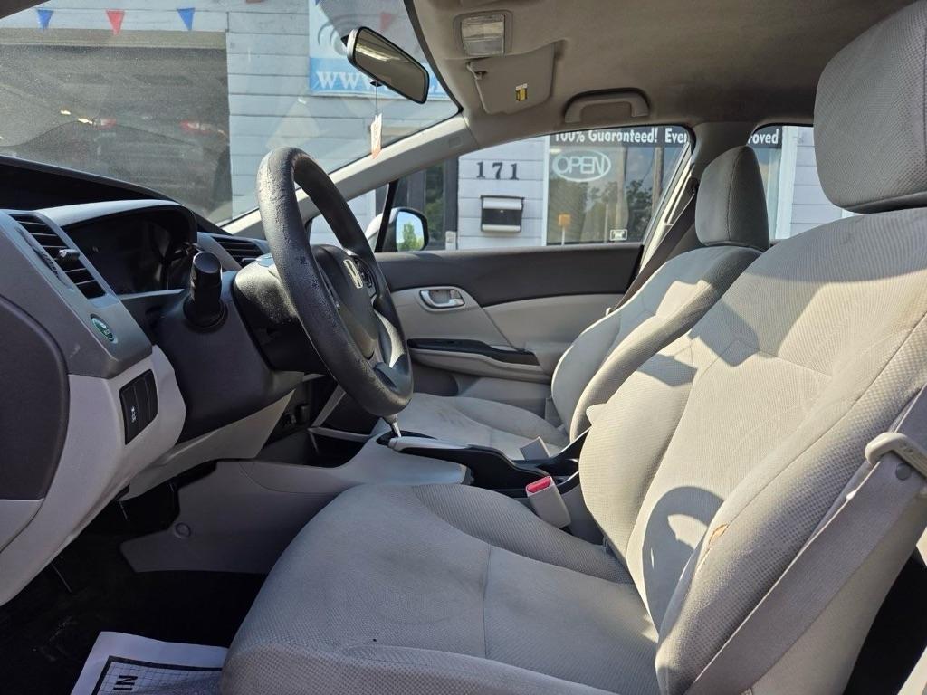 Honda Civic LX Sedan 5-Speed AT 2012