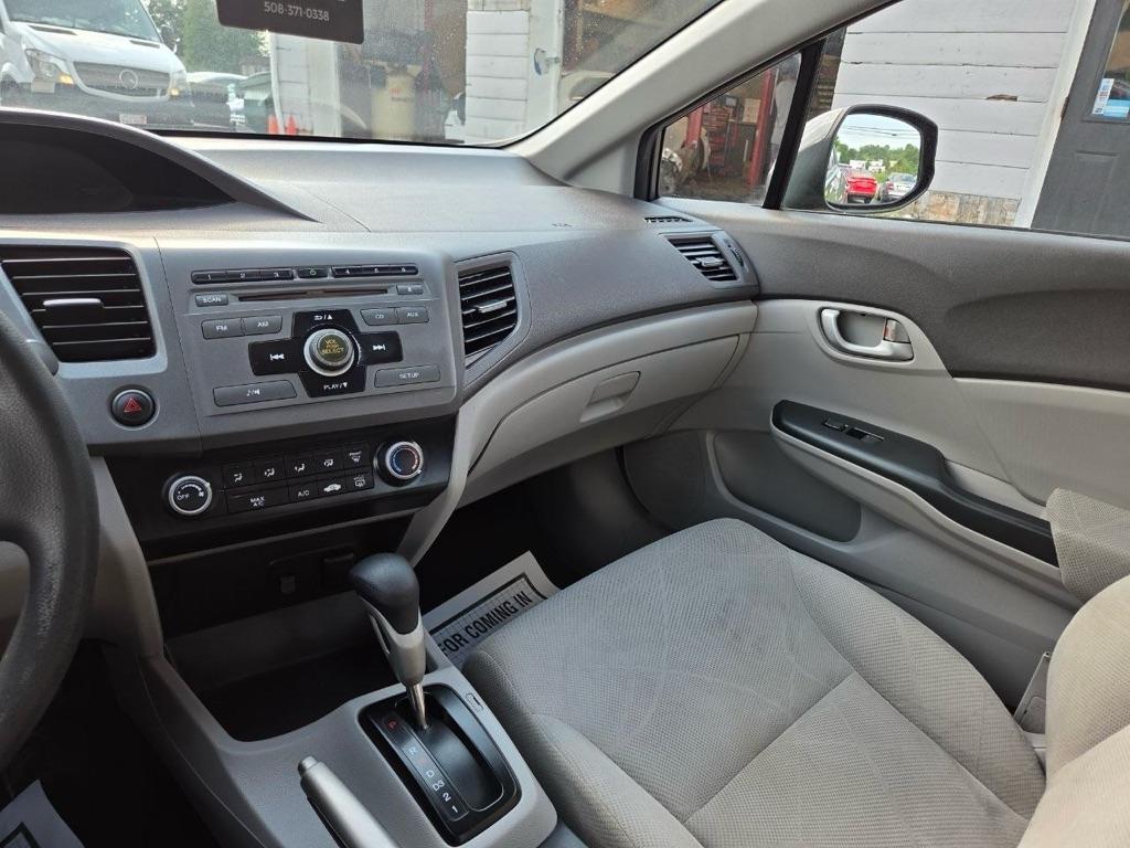 Honda Civic LX Sedan 5-Speed AT 2012