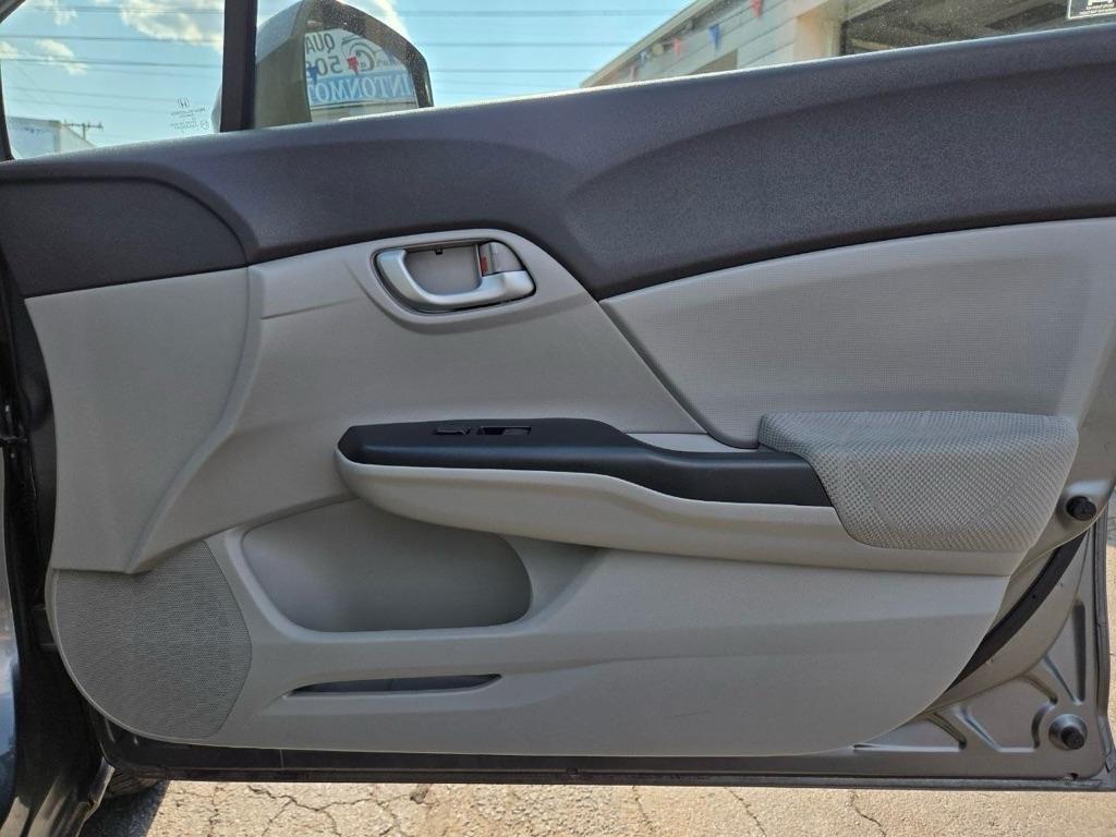 Honda Civic LX Sedan 5-Speed AT 2012