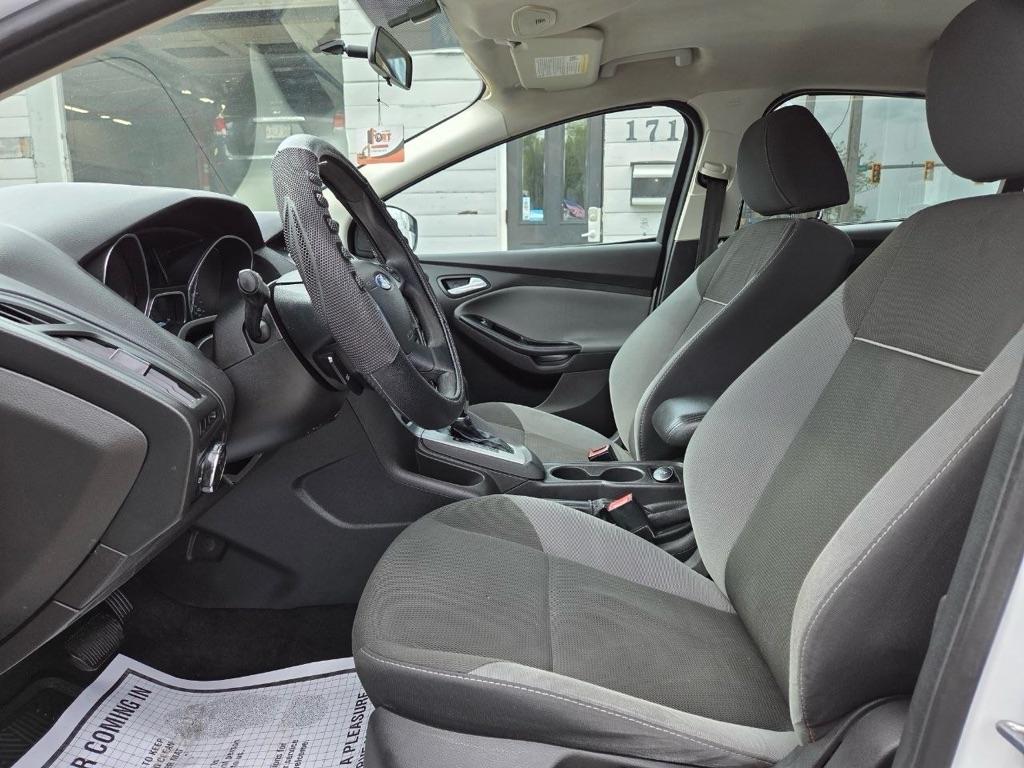 Ford Focus SE Sedan 2013