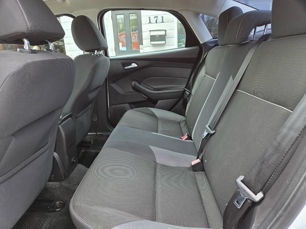 Ford Focus SE Sedan 2013