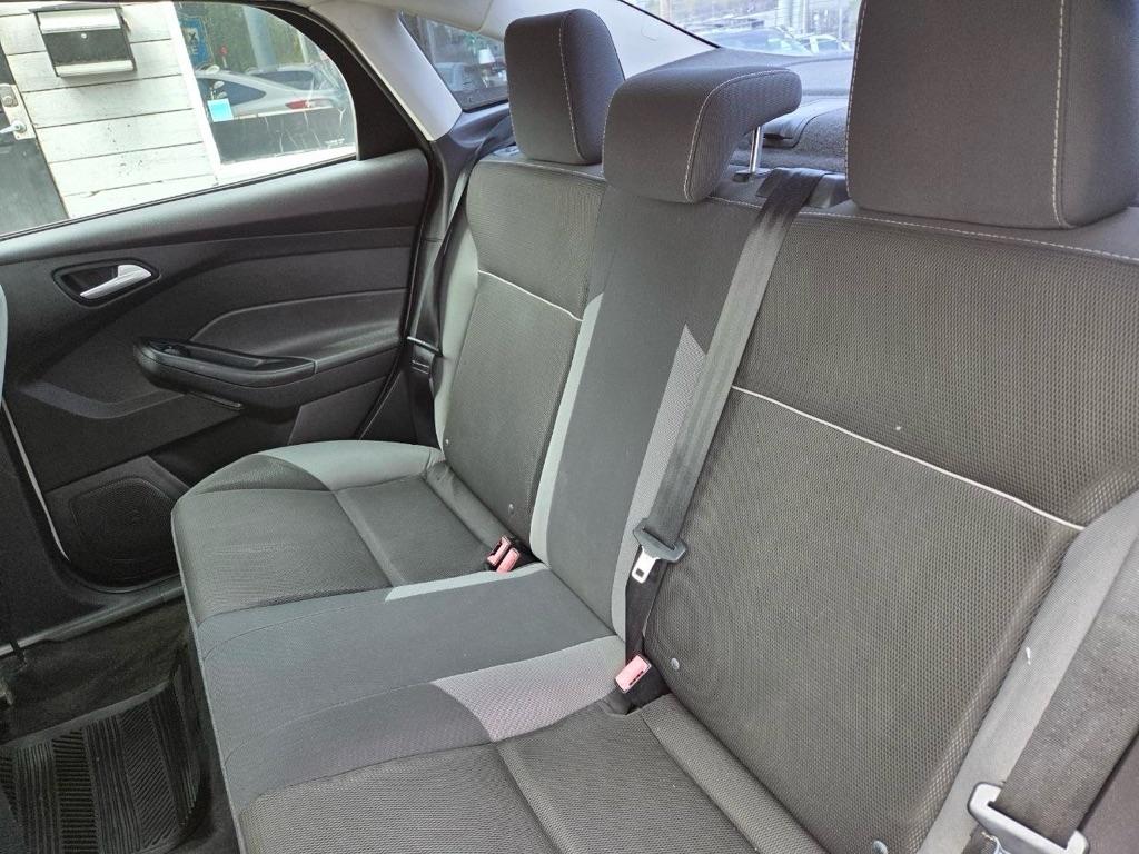 Ford Focus SE Sedan 2013