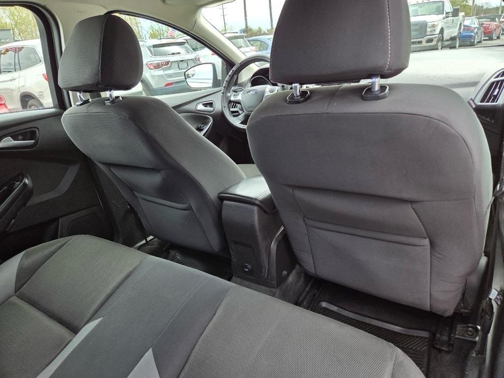Ford Focus SE Sedan 2013
