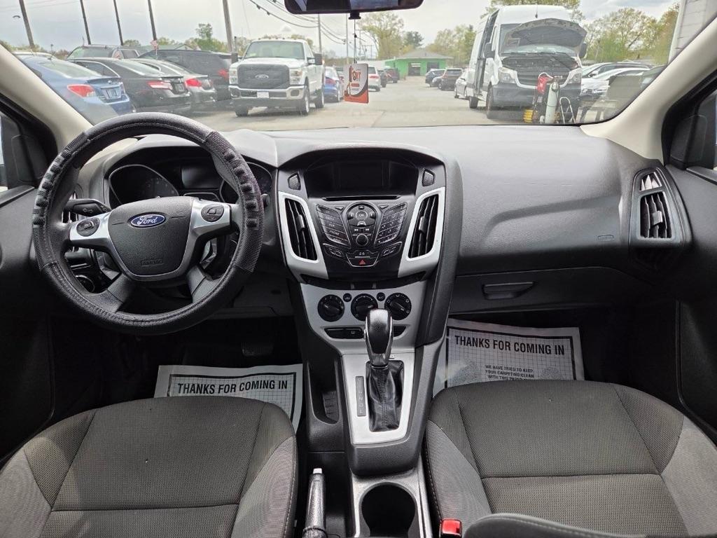 Ford Focus SE Sedan 2013