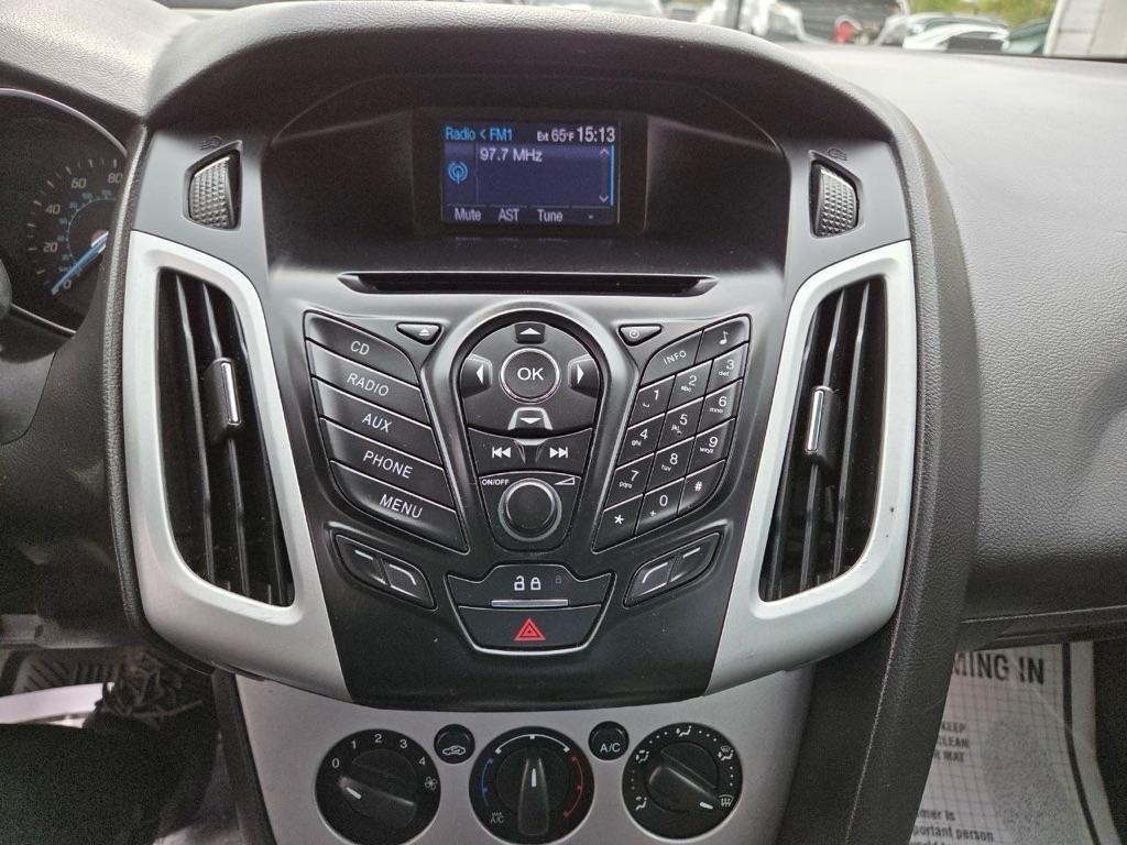 Ford Focus SE Sedan 2013