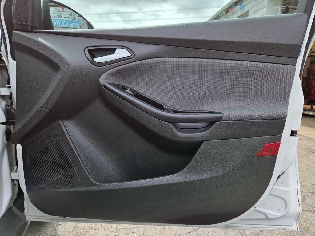 Ford Focus SE Sedan 2013