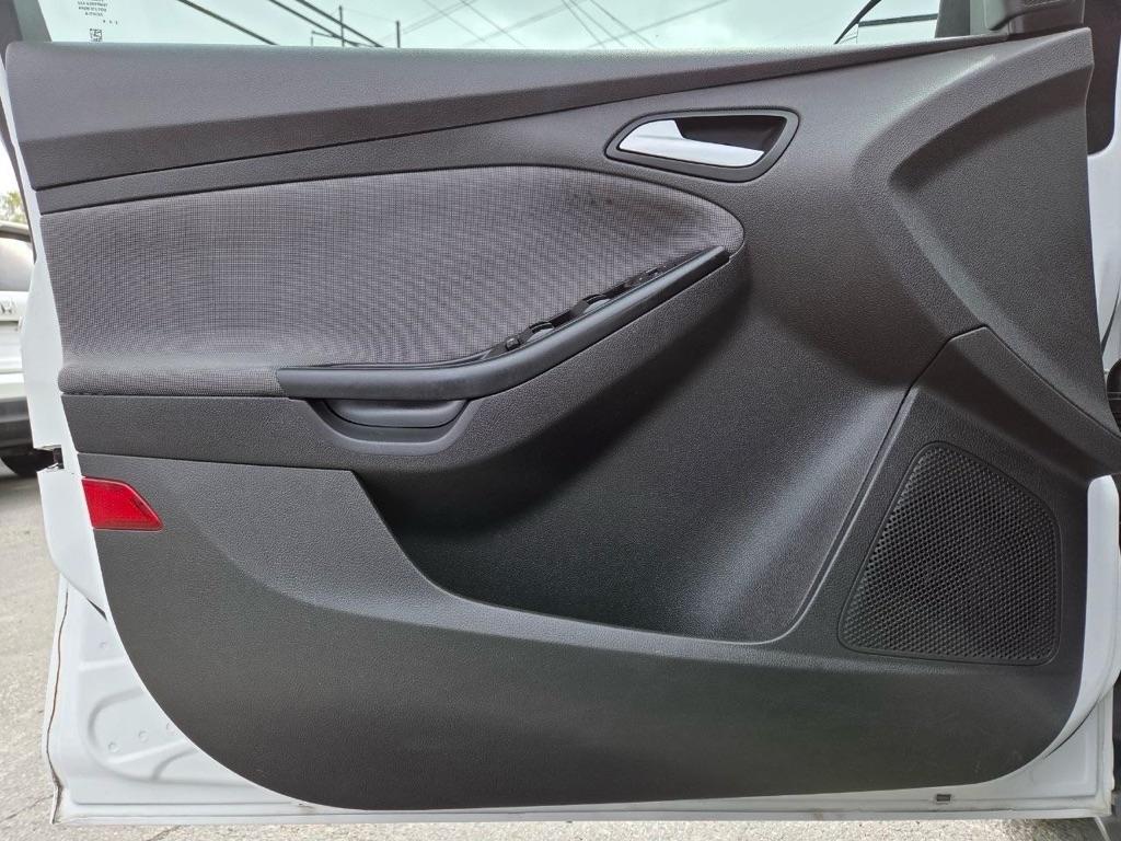 Ford Focus SE Sedan 2013
