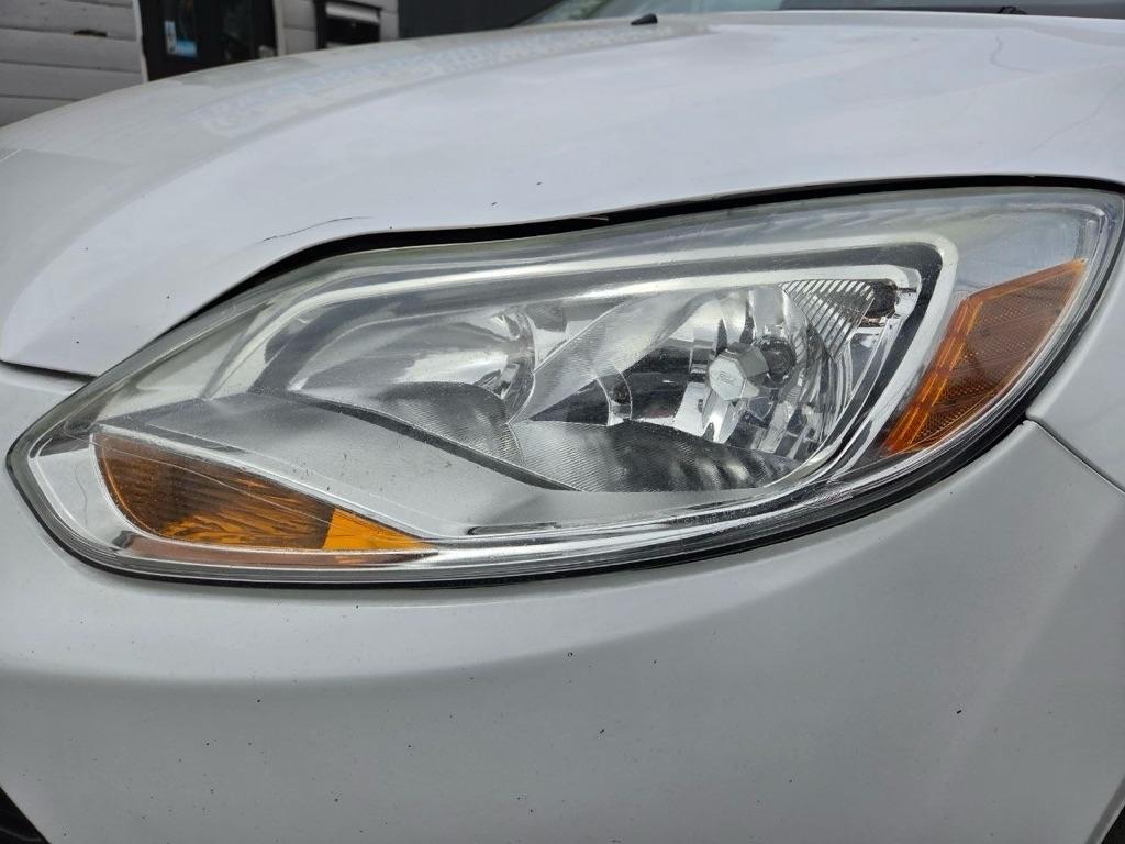 Ford Focus SE Sedan 2013